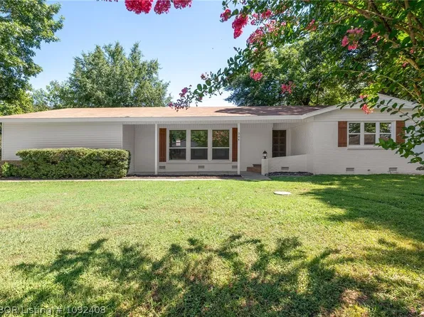 204 Van Buren Dr, Charleston, AR 72933