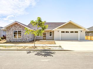 1317 River Run St, Central Point, OR 97502