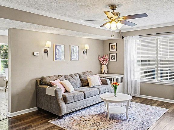 2nd image of 310 Essex Ct