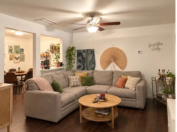 (undisclosed Address), West Babylon, NY 11704