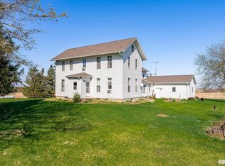 1421 Trail Ave, Wilton, IA 52778