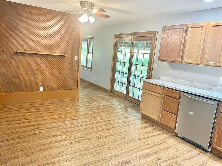 2404 W US Highway 20 — Photo 14