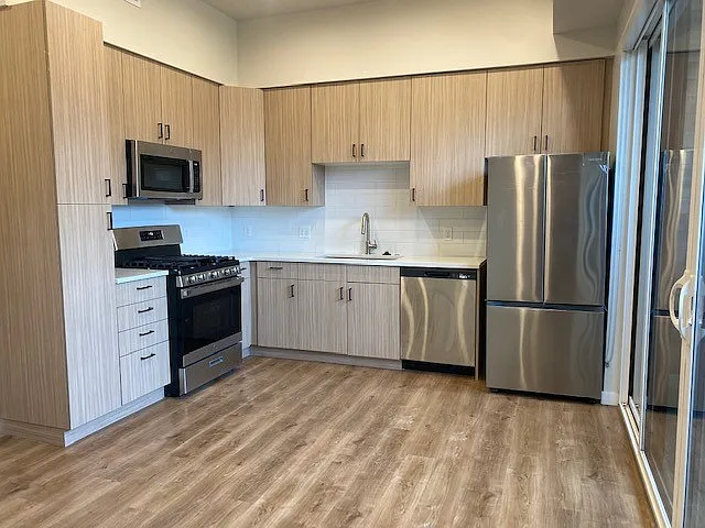 990 S Logan St — Photo 15