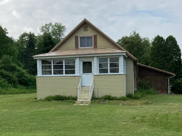 117 Church St, Falls Creek, PA 15840