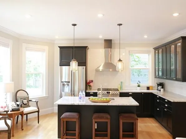 40 Evergreen Ave #1, Somerville, MA 02145