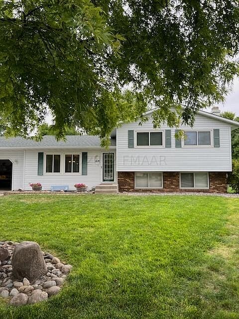 1st image of 418 Birch Ln