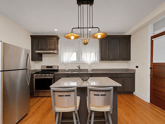 3rd image of 3256 N Linder Ave #2C