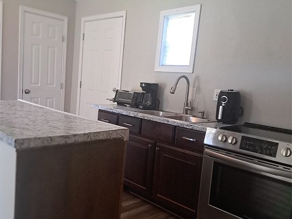 4th image of 1516 W Creek Dr #1516B