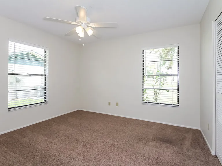 326 Montgomery Ave — Photo 9
