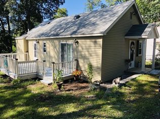 2 2nd St, Dracut, MA 01826