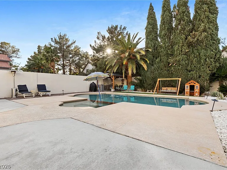 407 Crater Ct — Photo 43