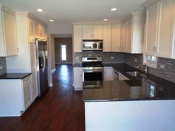 2nd image of 210 Essex Ln