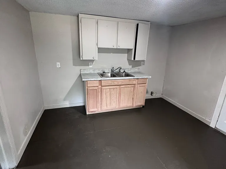 632 Taggart Ave — Photo 11