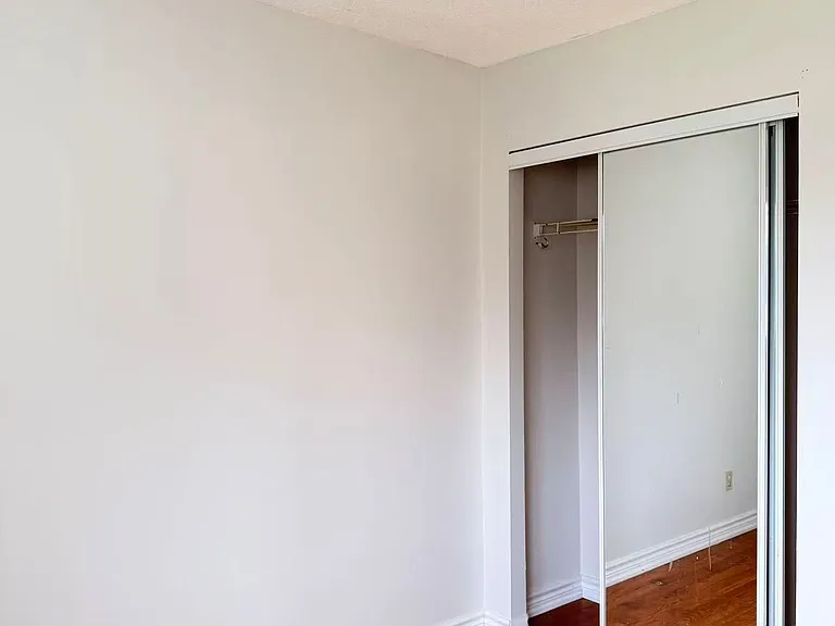 395 Loretta Cres #BACK — Photo 13