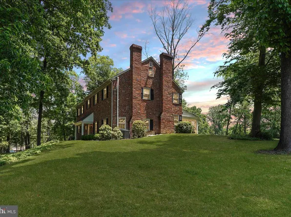 332 Crum Creek Ln, Newtown Square, PA 19073