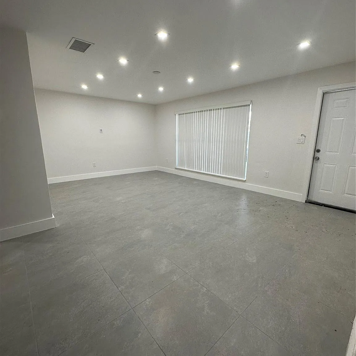4 bed, 2.0 bath, 1181 sqft, $3,950 — Photo 1