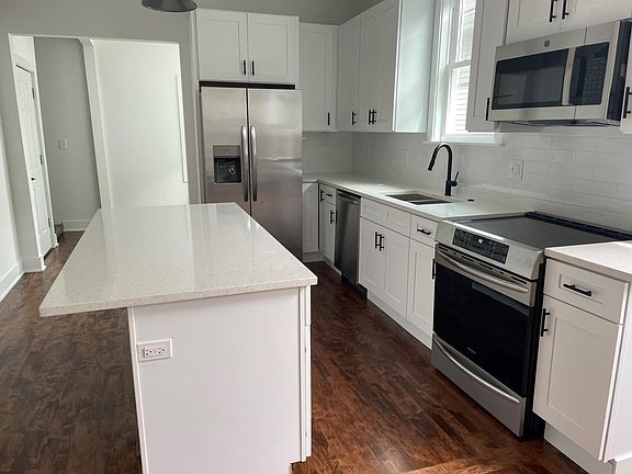 5th image of 3751 N Whipple St #3