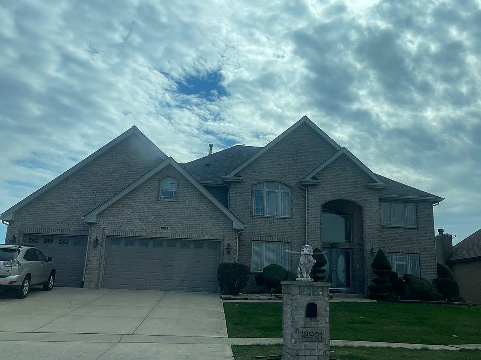 1st image of 19921 Lake Park Dr