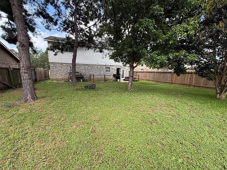 18210 Almonte Ln — Photo 4