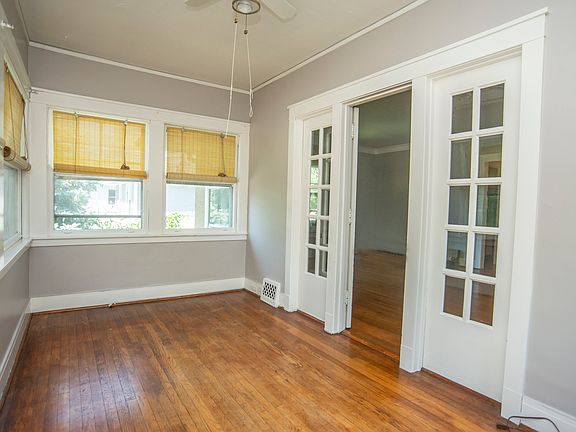 4th image of 27 N Ashland Ave APT 2