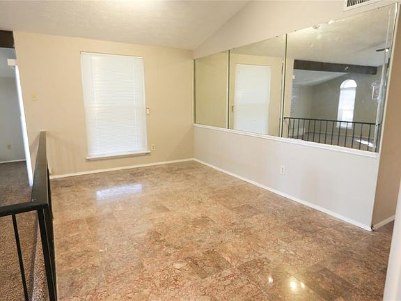 4th image of 2819 Quail Valley East Dr