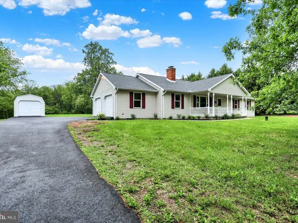 68 Vale Dr, Boyertown, PA 19512