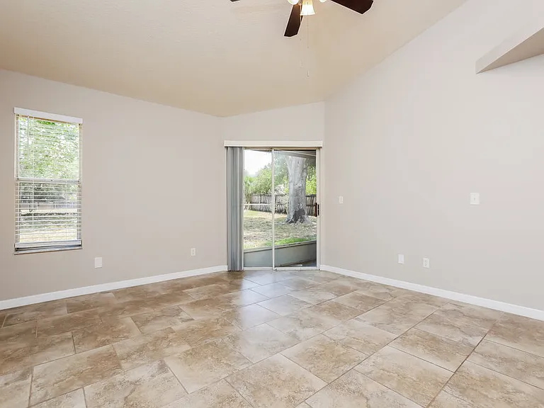 2523 Dovetail Dr — Photo 8