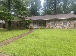 81 Azalea Dr, Columbus, MS 39705