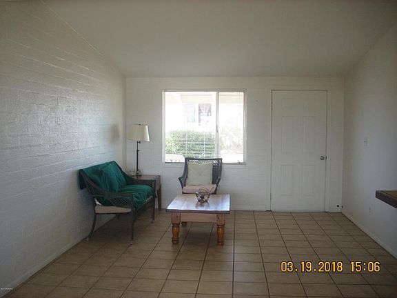 5th image of 925 W 4th Ave