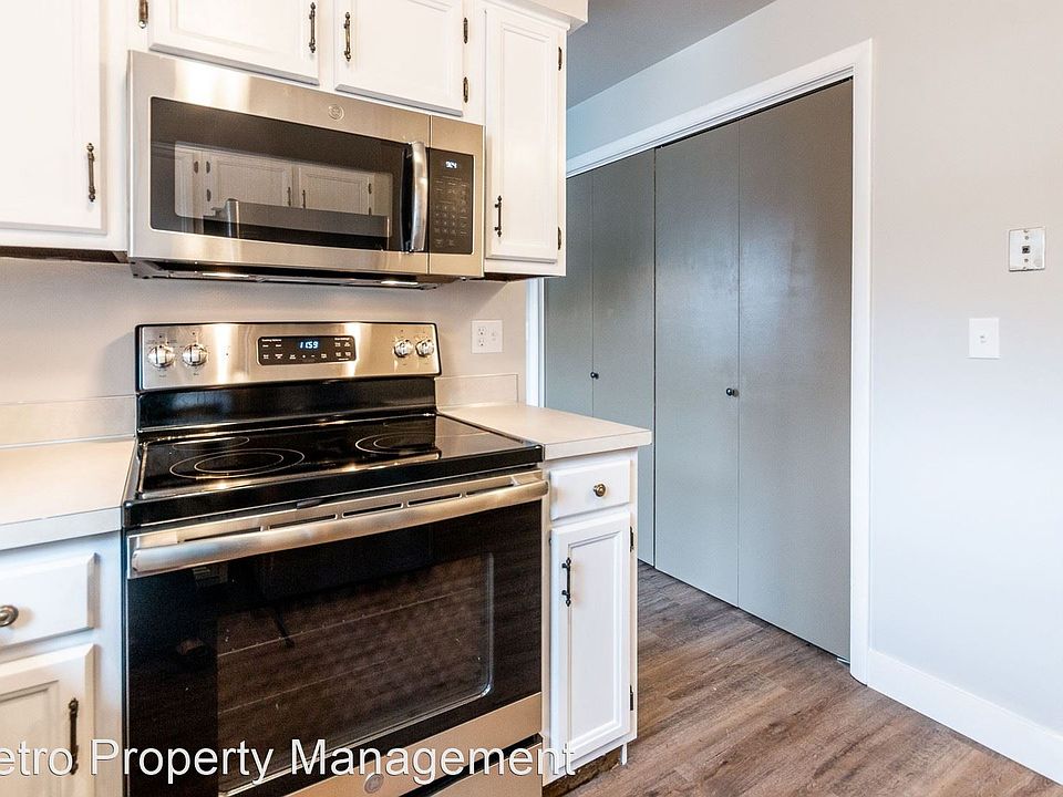 1st image of 2119 8th Ave N APT 2