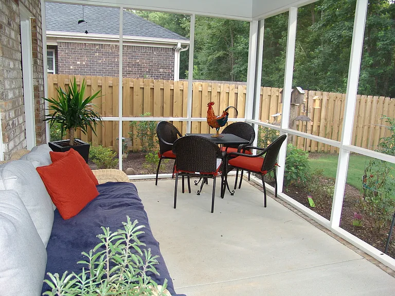 1038 Barrett Dr — Photo 15