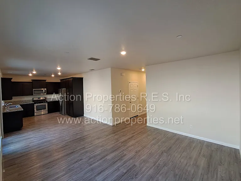 2136 Malibu Pl — Photo 17