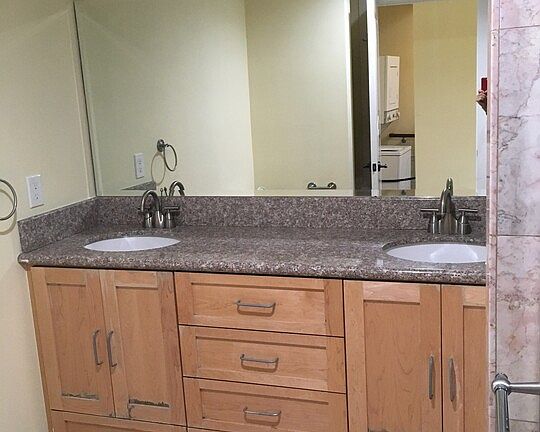 4th image of 11469 W Moorpark St #6