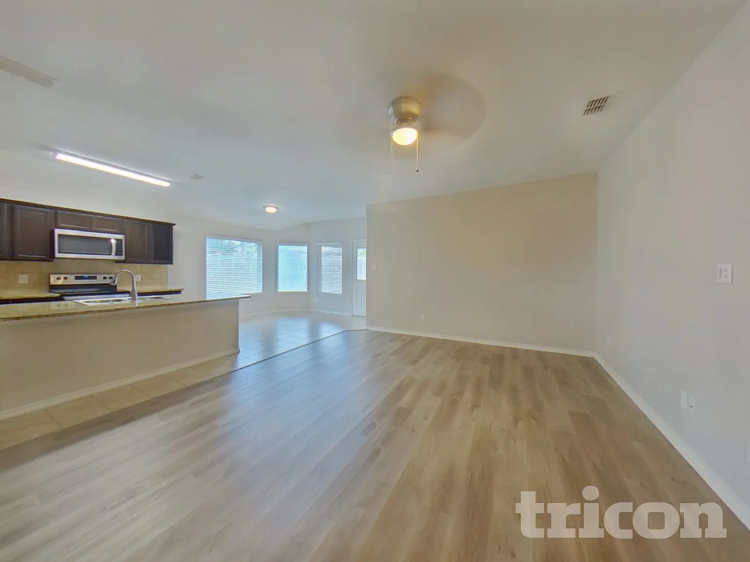 1109 Forest Glen Drive Azle TX — Photo 3