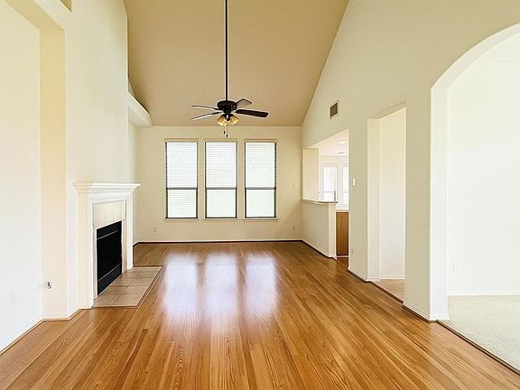 4th image of 1931 Stanford Park Ct