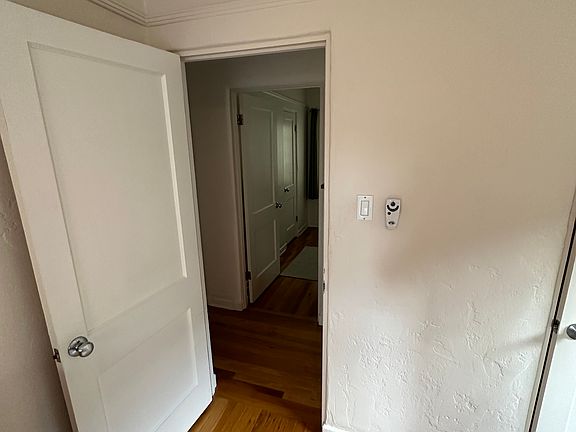 4th image of 732 Loma Vista Dr NE