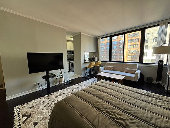 3rd image of 455 E 86th St APT 9D