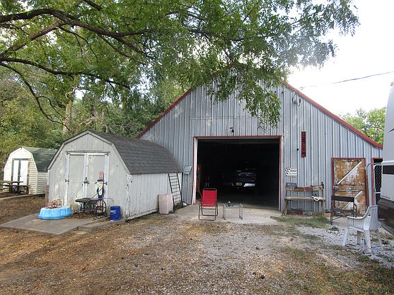3rd image of 13084 Farm Road 1040