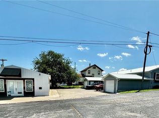 213 E 1st St, Maryville, MO 64468