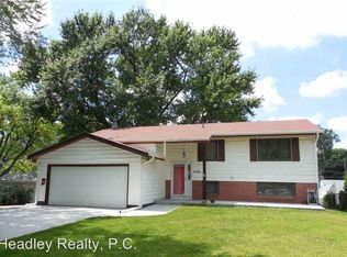 3206 Jackson St, Bellevue, NE 68005