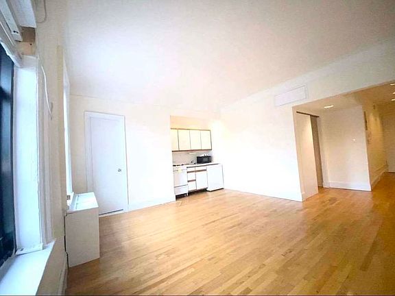 3rd image of 146 W 79th St #6CC