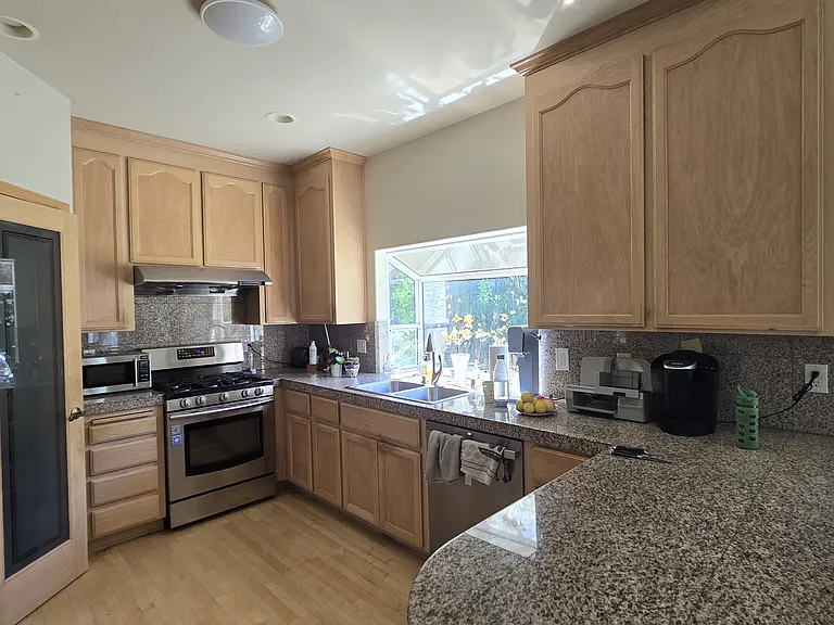 10553 Johnson Ave — Photo 6