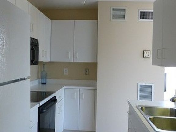 3rd image of 401 E Ontario St APT 1901