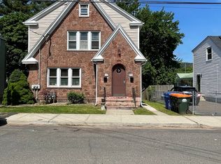 46 James St, Meriden, CT 06451