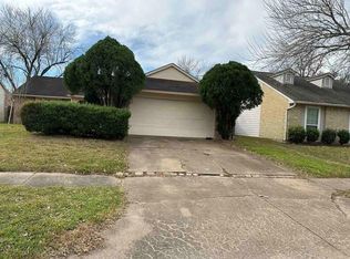 6930 Tara Dr, Richmond, TX 77469