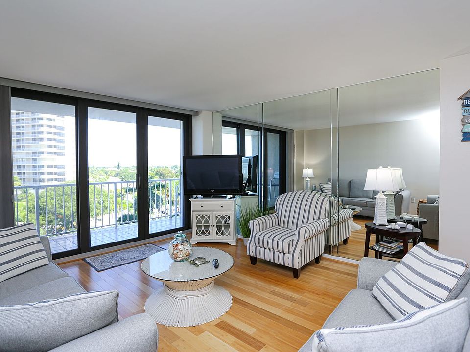 1st image of 320 Seaview Ct #2