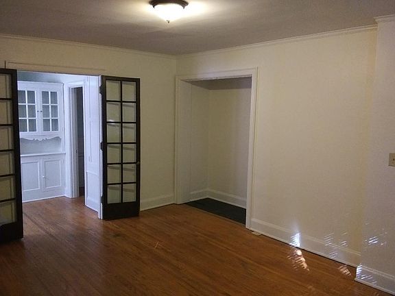 4th image of 124 W Oakland Ave APT A