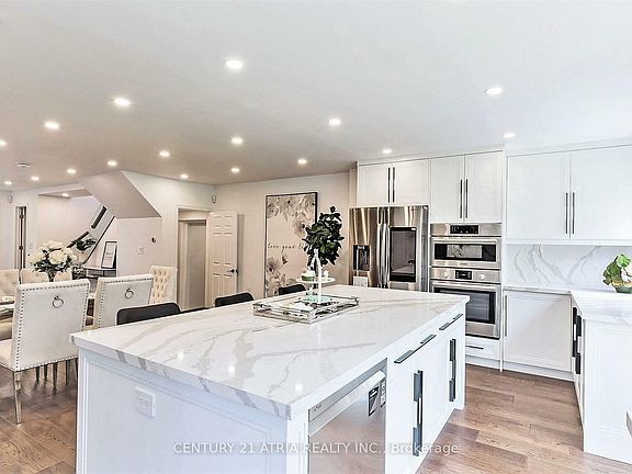 5th image of 132 Kersey Cres