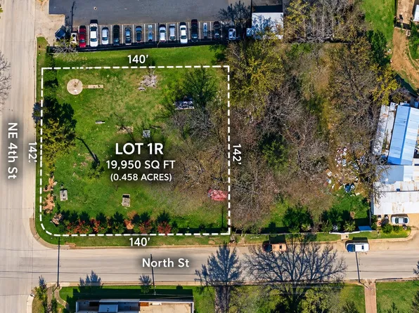 310 NE 4th St, Grand Prairie, TX 75050