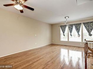 2486 Michael Lawrence Pl, Herndon, VA 20171